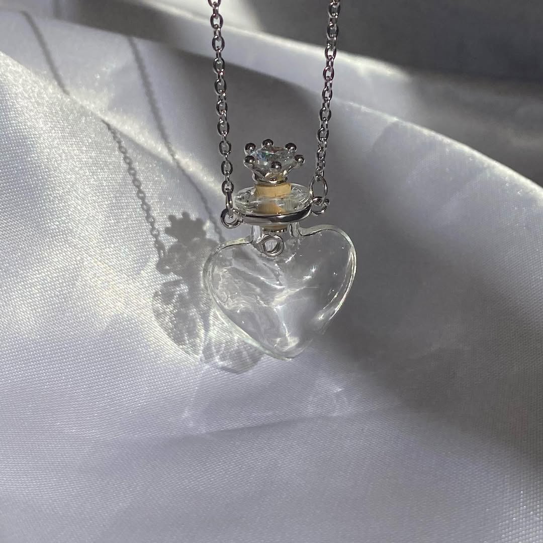 Eternal Essence™ Collar con Dije de Botella de Cristal