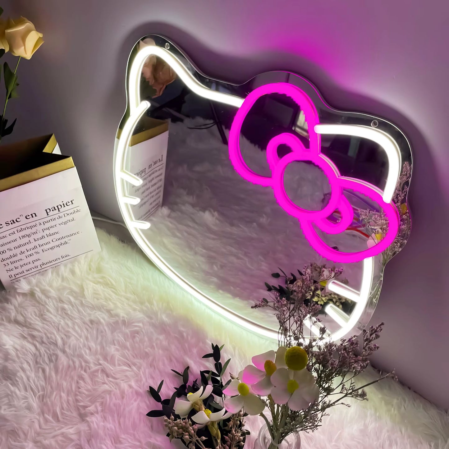CozyKitty® | ESPEJO DE HELLO KITTY LED ★ Decoración con Encanto